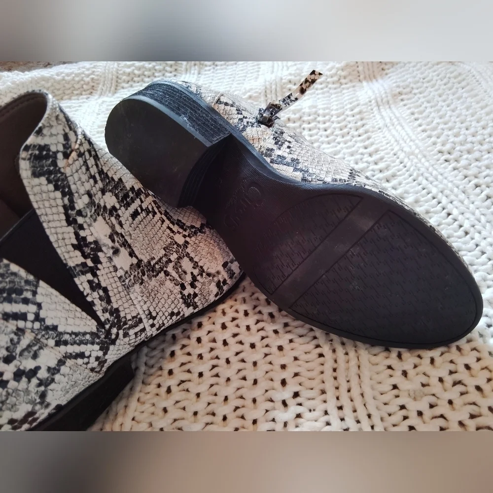 Circus By Sam Edelman! Snakeskin Ankle Boots - Black and White